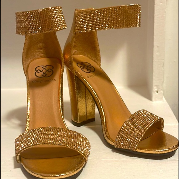 High heel size 7 - Picture 2 of 2